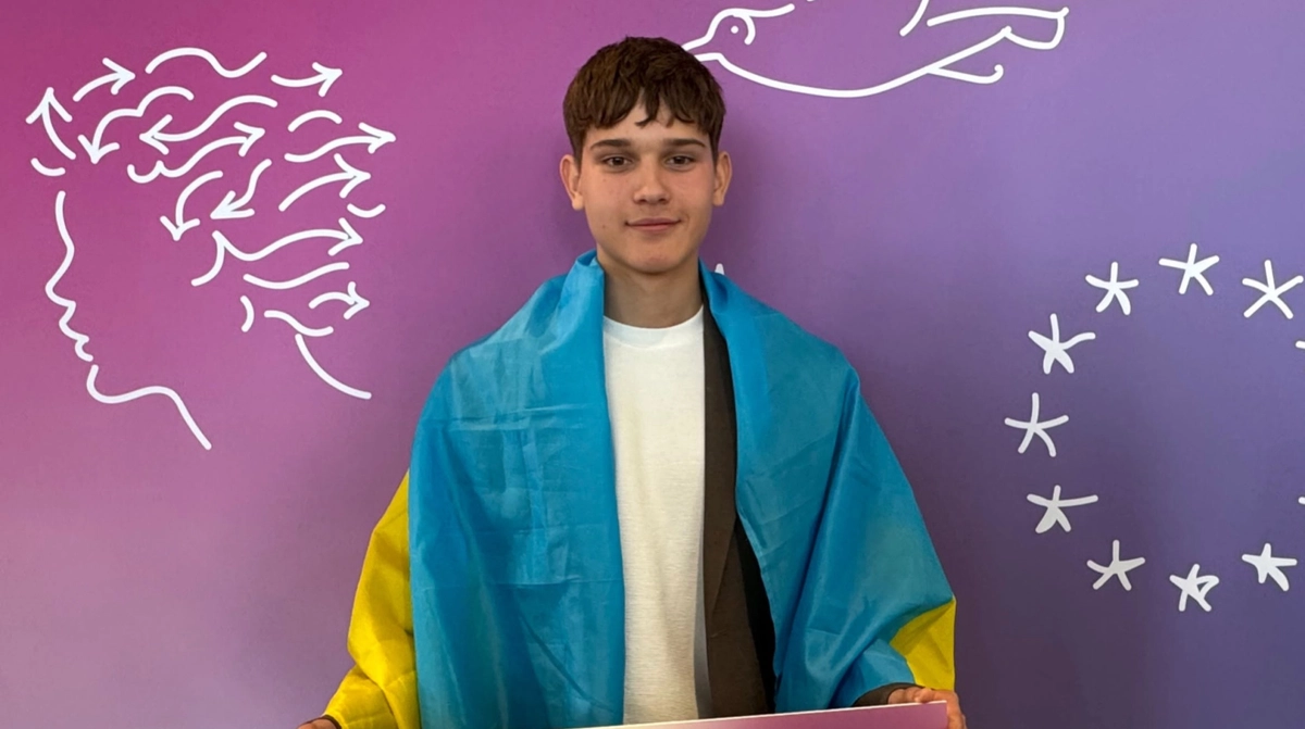 Kyiv schoolboy wins European award for neural network to develop antibiotics – photos