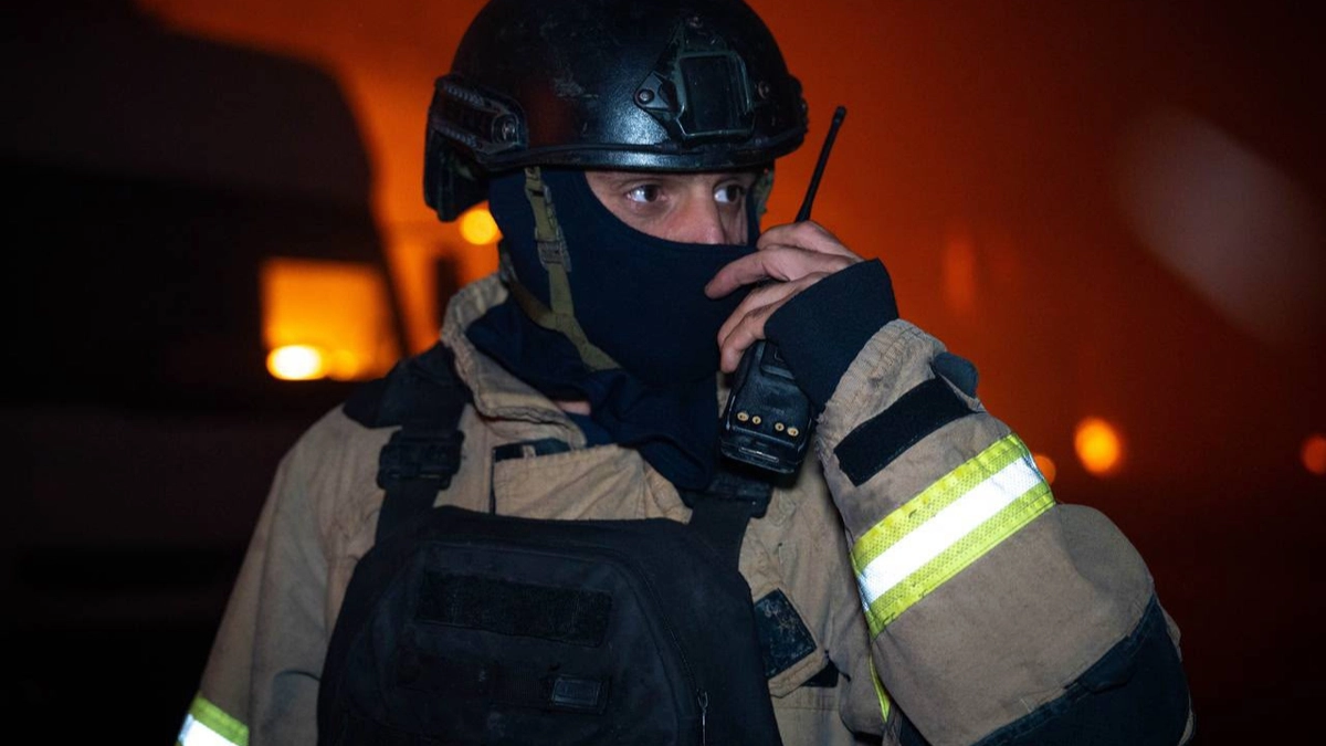 Russians hit Kyiv this morning, injuring woman and two teenagers