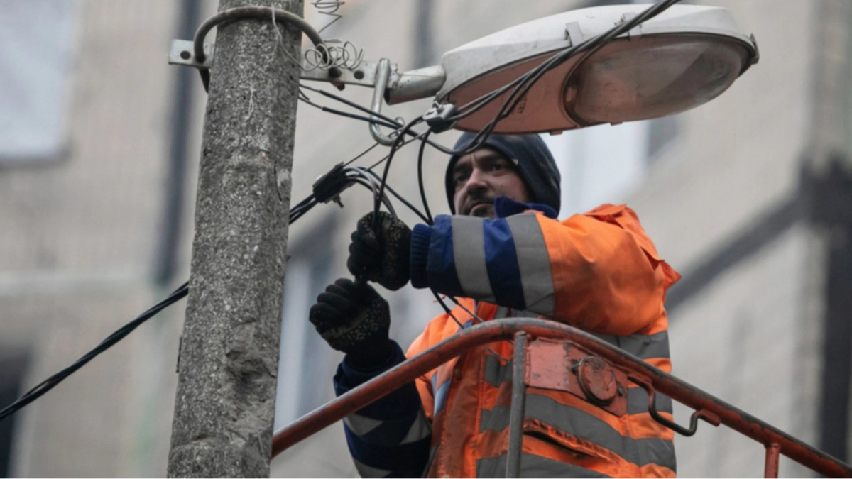 Derhachi in Kharkiv Oblast completely without power after Russian attack