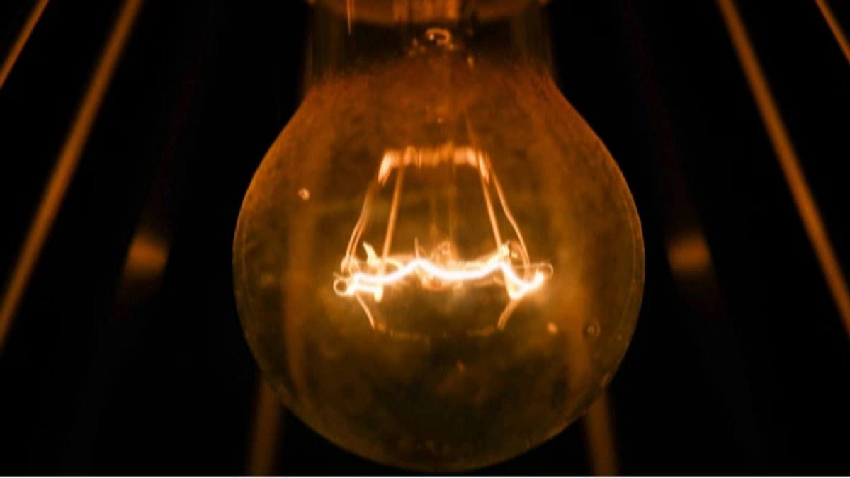 Russian attacks leave Ukrainians without power in five regions